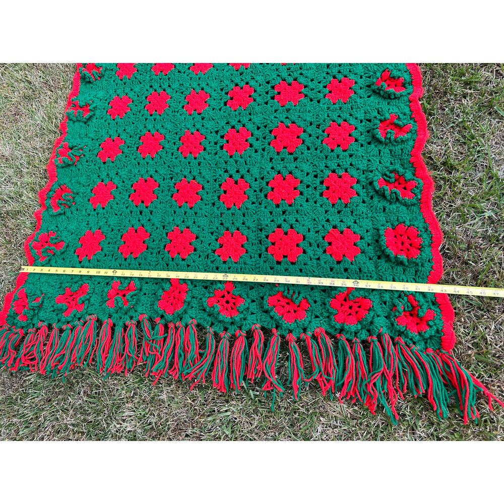 Christmas Afghan 3D Flowers Handmade Granny
Square 43x84" Blanket Throw Vtg - Picture 9 of 15